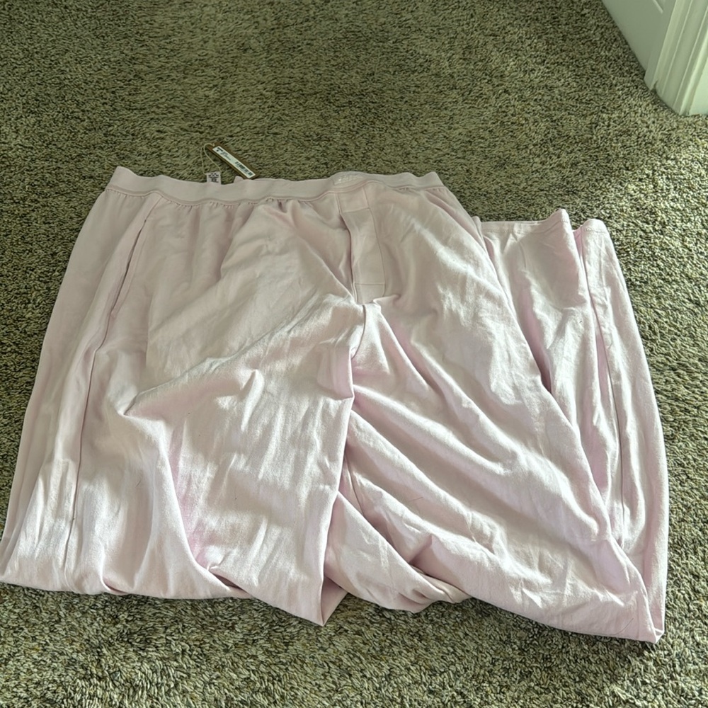 NEVER WORN SKIMS